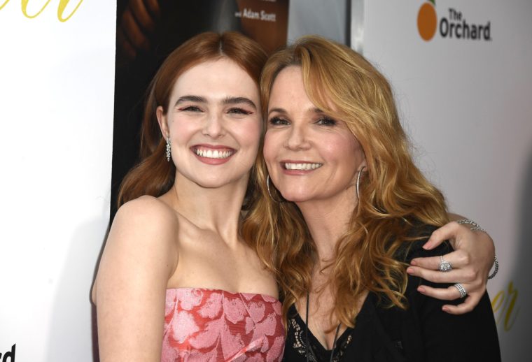 Zoey Deutch and Lea Thompson